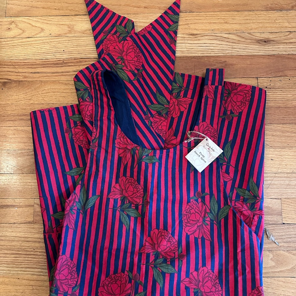 Mariana Velásquez x Sur La Table Peony Smock Apron